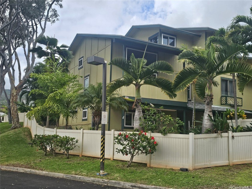 *This is a HomeSteps property. This property is eligible under - Beach Condo for sale in Kapolei, Hawaii on Beachhouse.com