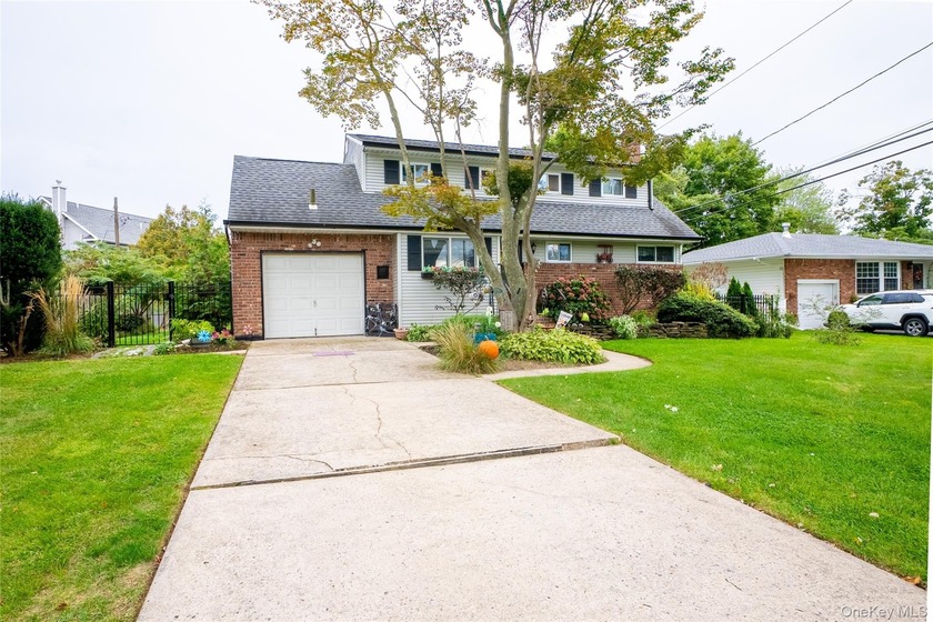 Welcome to this beautifully maintained Cape. This 4~ bedroom - Beach Home for sale in Saint James, New York on Beachhouse.com