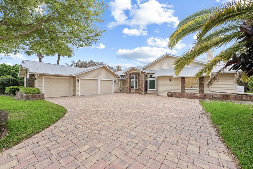 Stunning 4 bedroom, 3 bathroom waterfront home offering over 3 - Beach Home for sale in Vero Beach, Florida on Beachhouse.com