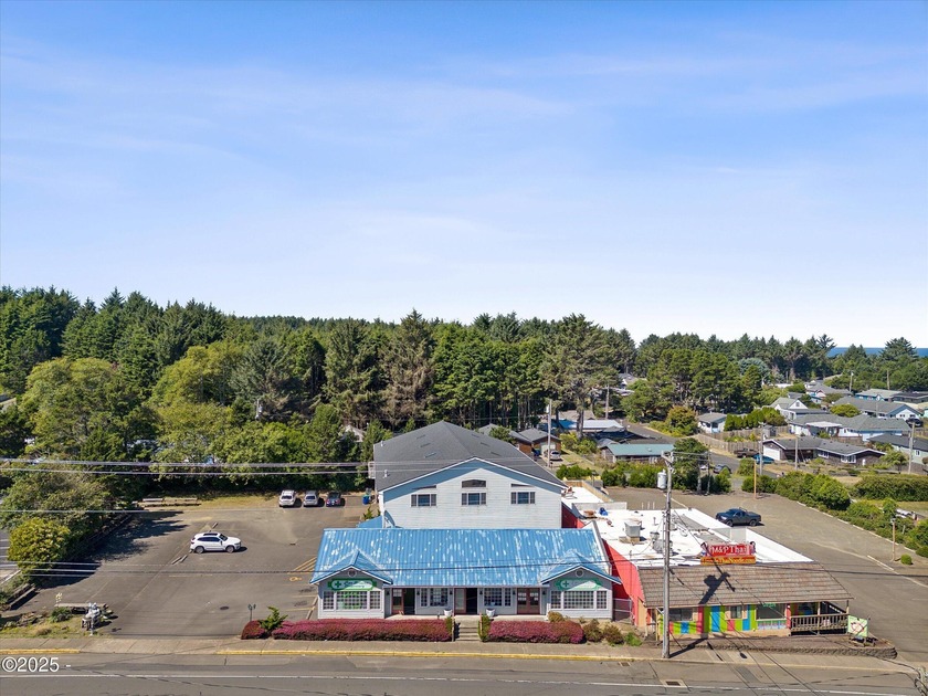Commercial building high traffic location with 12,300 ft.2 on - Beach Commercial for sale in Lincoln City, Oregon on Beachhouse.com