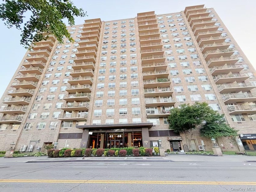 Location, location, location! Spacious 1 Bedroom, 1 Bathroom in - Beach Condo for sale in Flushing, New York on Beachhouse.com