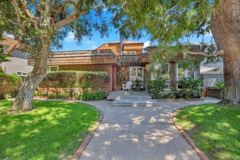 A Playful & woodsy design mimicking its Sea Ranch cousin to the - Beach Home for sale in Solana Beach, California on Beachhouse.com