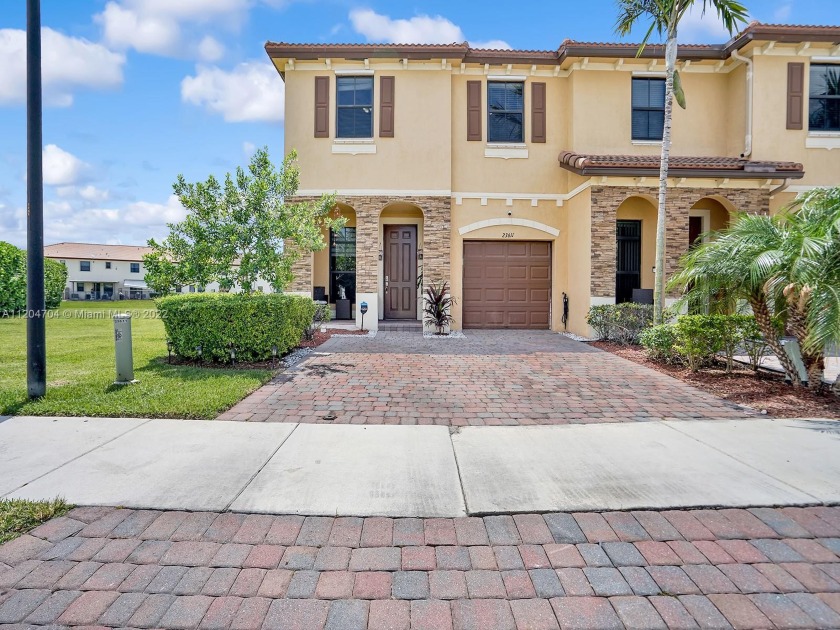 A stunning corner lot 2-story townhouse in Silver Palms. Unit - Beach Townhome/Townhouse for sale in Homestead, Florida on Beachhouse.com