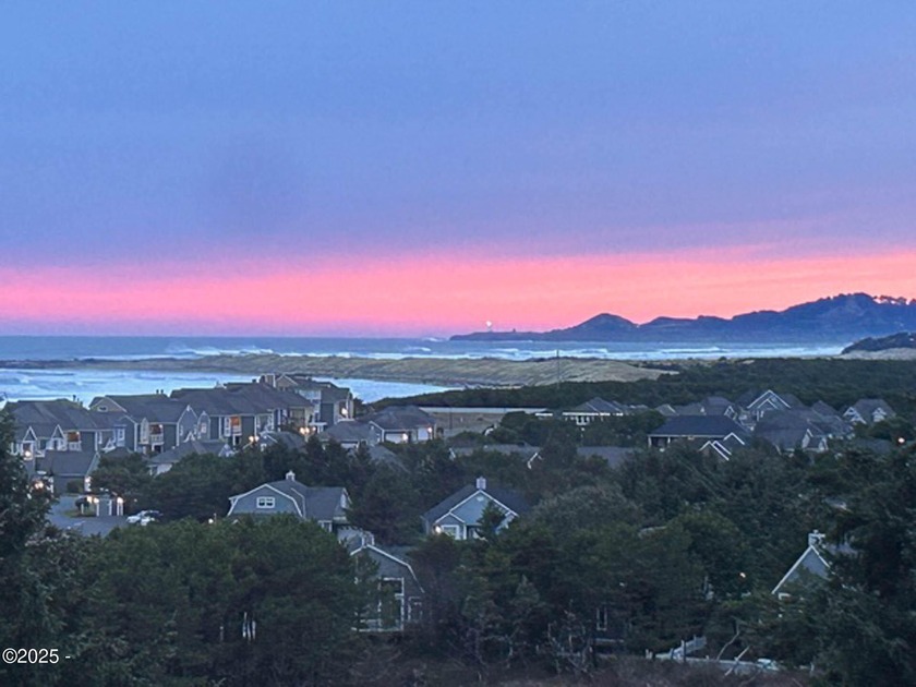 Just minutes from Newport's vibrant city center, this 3B/2.5B - Beach Home for sale in South Beach, Oregon on Beachhouse.com