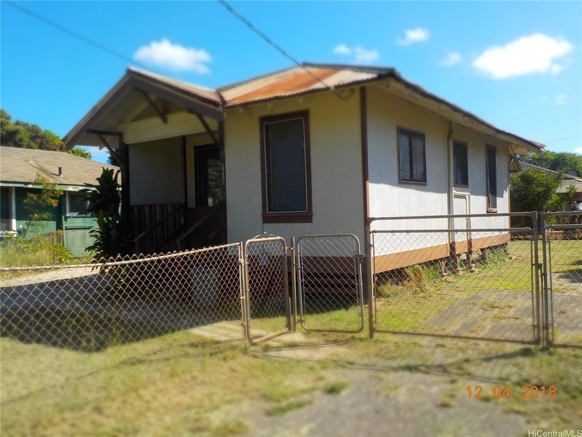 Detached single-family CPR home on a 5,000 sq. ft. lot with NO - Beach Home for sale in Waianae, Hawaii on Beachhouse.com