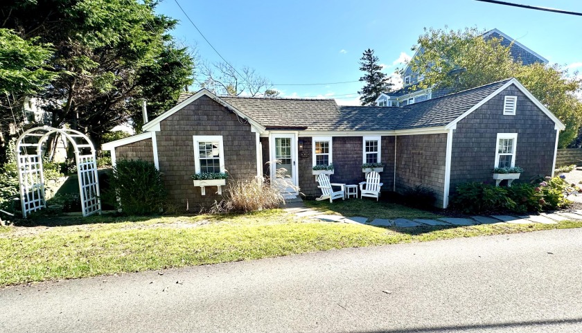 Welcome to #162 Skippers Way, a renovated 2 bedroom cottage - Beach Home for sale in Dennis Port, Massachusetts on Beachhouse.com