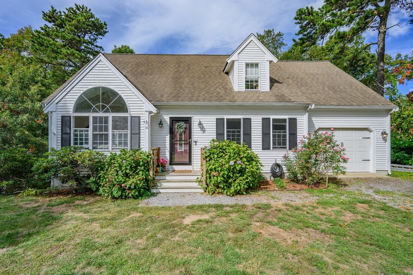 Welcome to 16 Balfour Lane! Set on a quiet street, this spacious - Beach Home for sale in Mashpee, Massachusetts on Beachhouse.com