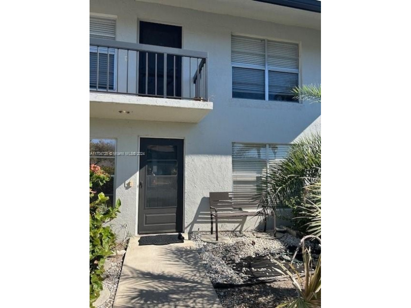 Nestled in The Palms Villas at Delray, this delightful 2-bedroom - Beach Condo for sale in Delray Beach, Florida on Beachhouse.com