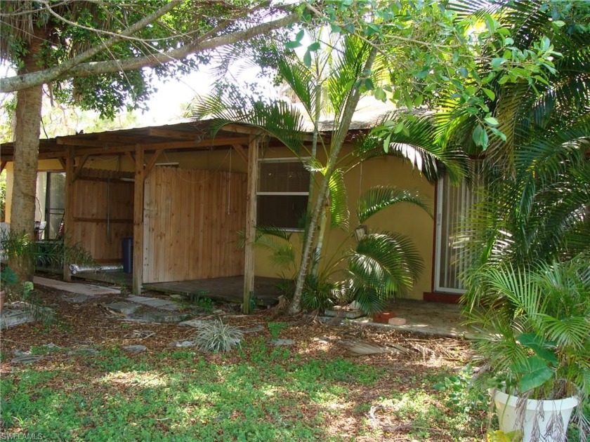 Wonderful Waterfront Duplex on Dead End Court. 2 bedrooms/ 1 - Beach Home for sale in Naples, Florida on Beachhouse.com