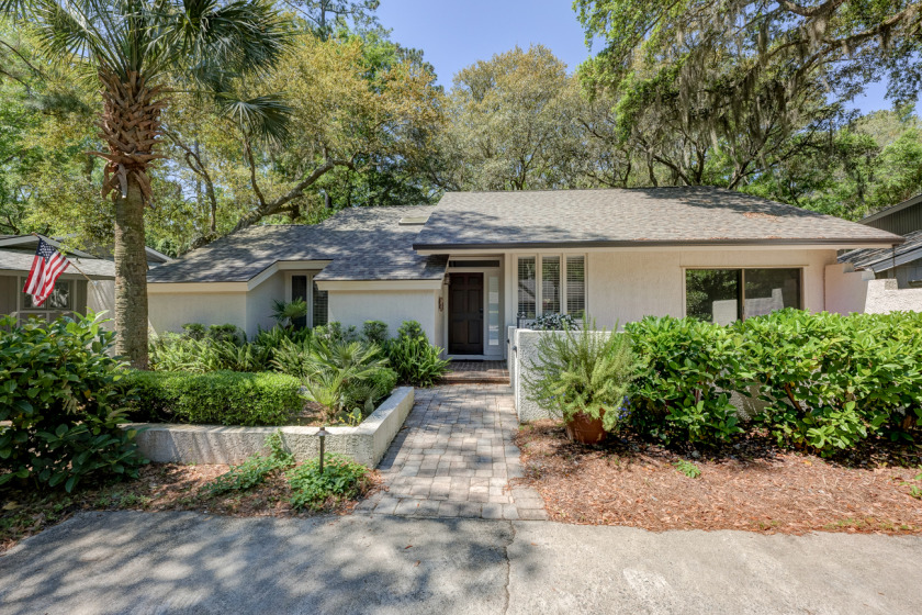 Elegant Greenwood Forest Home, Sleeps 8 in beds. Free Bikes - Beach Vacation Rentals in Hilton Head Island, South Carolina on Beachhouse.com