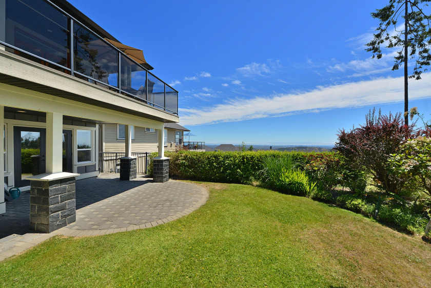 Spacious 2 Bedroom Suite on Bear Mountain in - Beach Vacation Rentals in Victoria, British Columbia on Beachhouse.com