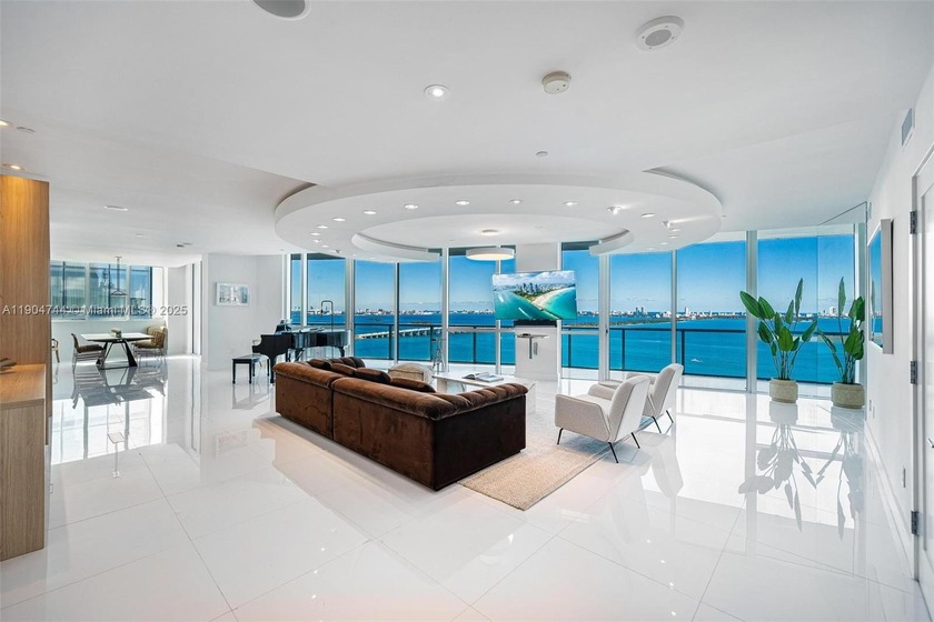 Welcome to this one-of-a-kind PENTHOUSE residence located in the - Beach Condo for sale in Miami, Florida on Beachhouse.com