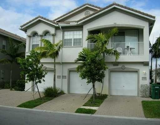 Motivated Seller. Spacious 2-bedroom, 2.5-bathroom townhome with - Beach Townhome/Townhouse for sale in Riviera Beach, Florida on Beachhouse.com