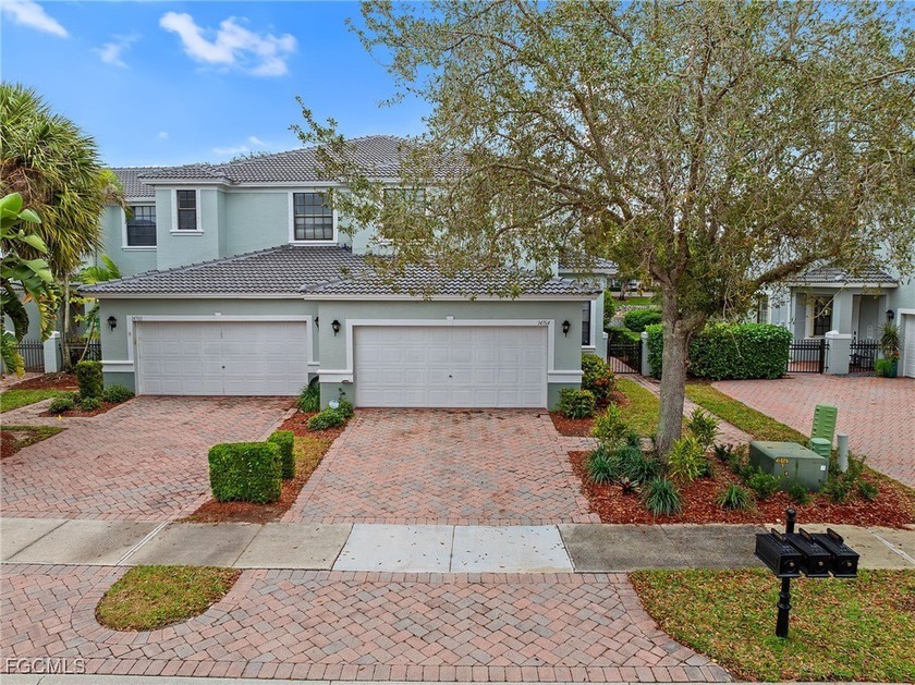This meticulously upgraded and well maintained end unit offers - Beach Townhome/Townhouse for sale in Naples, Florida on Beachhouse.com