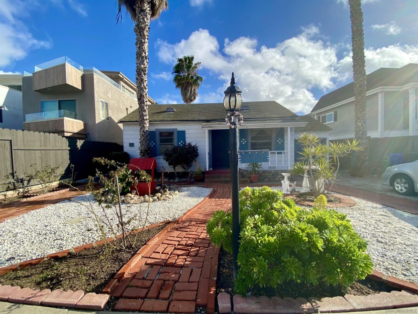 Don't miss this excellent opportunity to own a two unit Pacific - Beach Home for sale in San Diego, California on Beachhouse.com