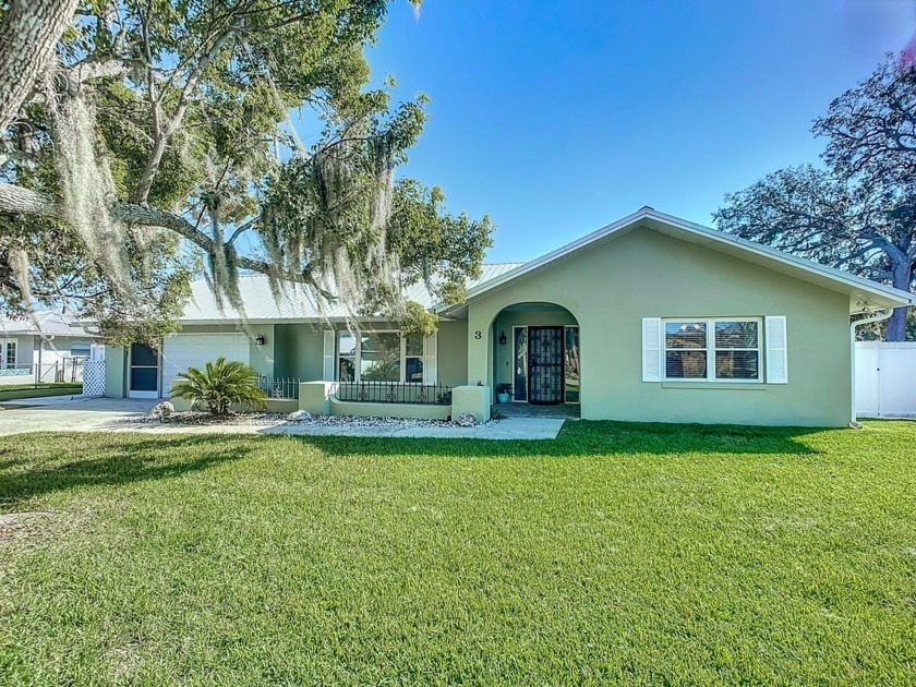 Come and see this well maintained 3Bed/2Bath home in a beautiful - Beach Home for sale in Palm Coast, Florida on Beachhouse.com