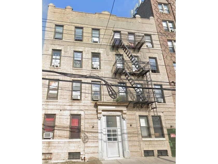 16 Units Property For Sale - Beach Lot for sale in Long Island City, New York on Beachhouse.com