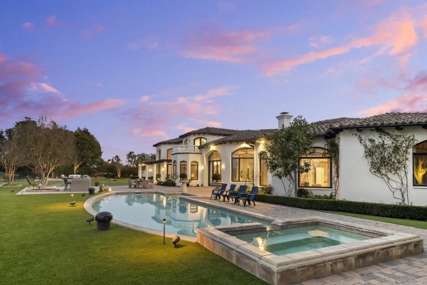 Commanding a premier location on 1 beautifully manicured acre in - Beach Home for sale in San Diego, California on Beachhouse.com