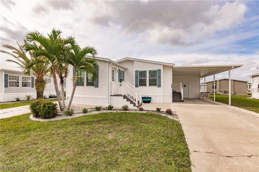 You MUST see this beautiful turn-key home in Alligator Park, a - Beach Home for sale in Punta Gorda, Florida on Beachhouse.com