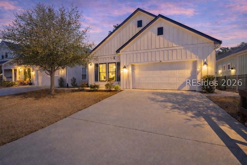 WELCOME TO LOWCOUNTRY LIVING DONE RIGHT.... SINGLE-LEVEL - Beach Home for sale in Hilton Head Island, South Carolina on Beachhouse.com