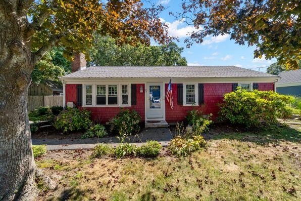 Back on market buyer financing fell through! Don't miss this - Beach Home for sale in South Yarmouth, Massachusetts on Beachhouse.com