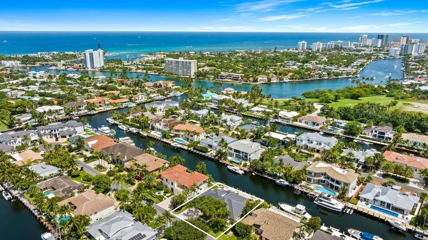 Boater's paradise! This stunning one-story waterfront home - Beach Home for sale in Lighthouse Point, Florida on Beachhouse.com