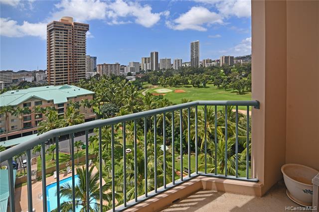 Welcome home to Country Club Village in Salt Lake. Built in 1996 - Beach Condo for sale in Honolulu, Hawaii on Beachhouse.com