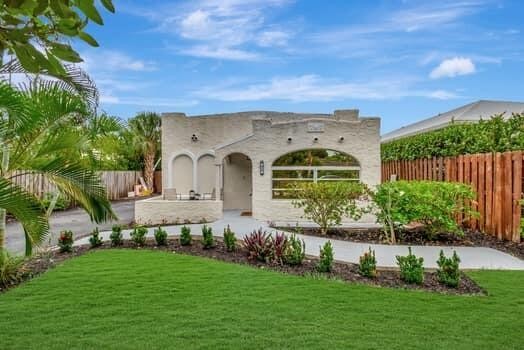 This charming East Delray Beach home has been reimagined and - Beach Home for sale in Delray Beach, Florida on Beachhouse.com