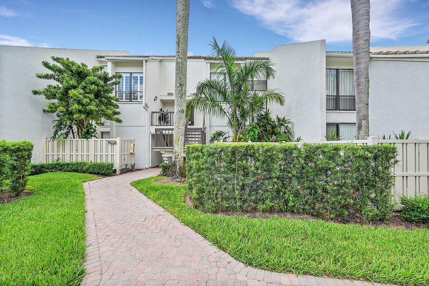 a charming townhouse in the prestigious Boca West community - Beach Townhome/Townhouse for sale in Boca Raton, Florida on Beachhouse.com