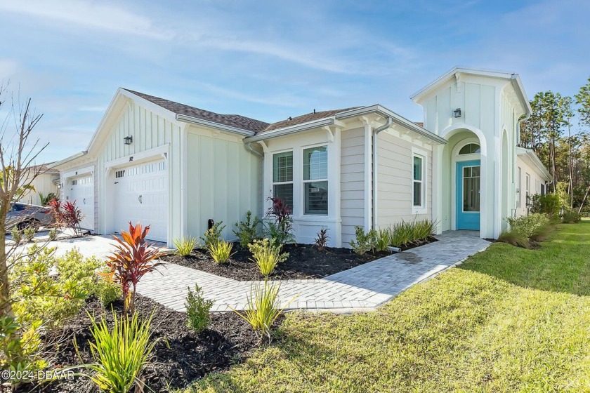 This stunning Barbuda Bay Villa is designed to impress from the - Beach Home for sale in Daytona Beach, Florida on Beachhouse.com