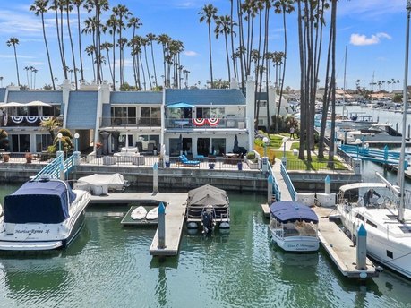 For the first time in over three decades, the premier condo of - Beach Condo for sale in Coronado, California on Beachhouse.com