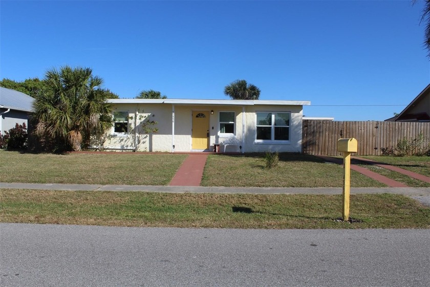 New roof, new appliances, and brand-new mini-split A/C - Beach Home for sale in Port Charlotte, Florida on Beachhouse.com