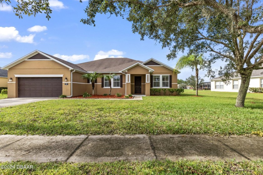 Absolutely huge 3 Bed 2 bath Concrete block home in the - Beach Home for sale in Daytona Beach, Florida on Beachhouse.com