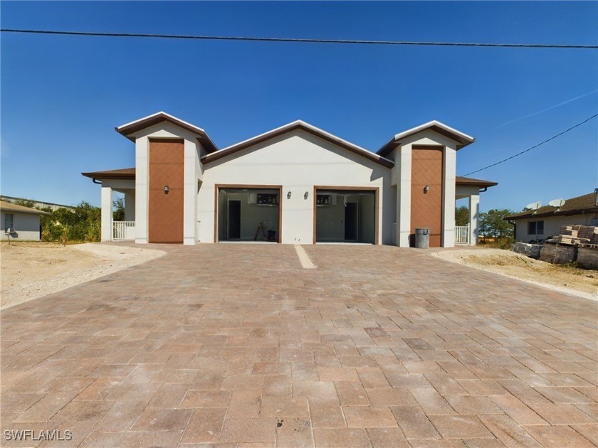 Immaculate and spacious, this property prides itself with a vast - Beach Townhome/Townhouse for sale in Lehigh Acres, Florida on Beachhouse.com