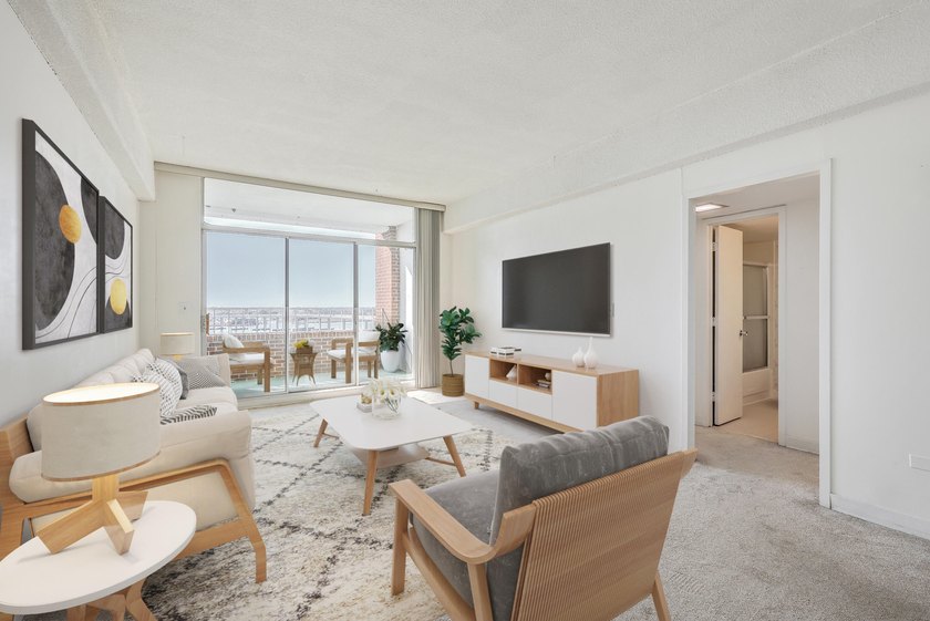 Perched on the 9th floor of the iconic Ashley House in historic - Beach Condo for sale in Charleston, South Carolina on Beachhouse.com