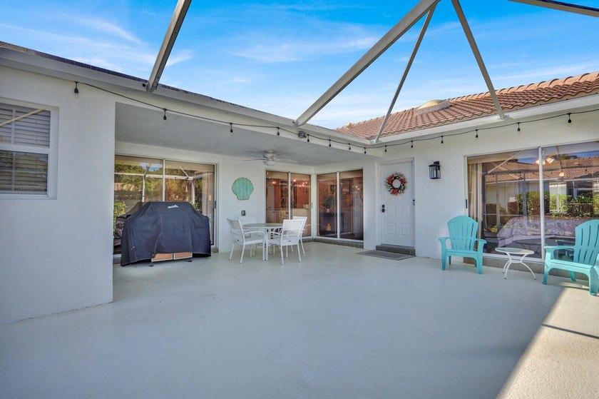 Beautifully renovated 2-bedroom, 2-bath one-story villa in the - Beach Townhome/Townhouse for sale in Palm Beach Gardens, Florida on Beachhouse.com