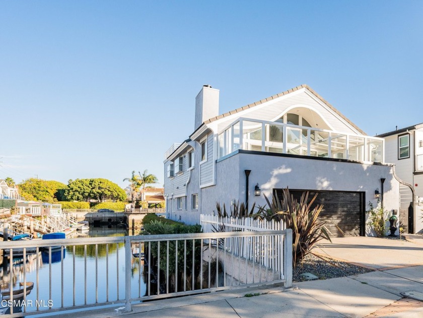 This waterfront Mandalay Bay custom home is your gateway to the - Beach Home for sale in Oxnard, California on Beachhouse.com