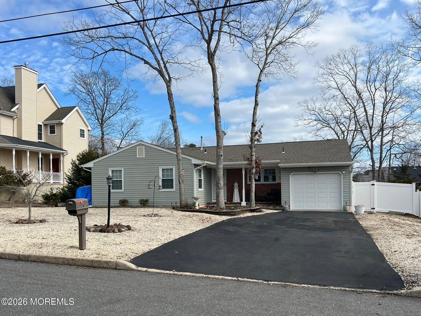 Must see this lovely ranch-style home located on a desirable - Beach Home for sale in Manahawkin, New Jersey on Beachhouse.com