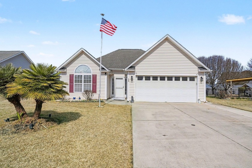 Welcome to 504 Whitebark Street in Pine Needle Estates -- where - Beach Home for sale in Longs, South Carolina on Beachhouse.com