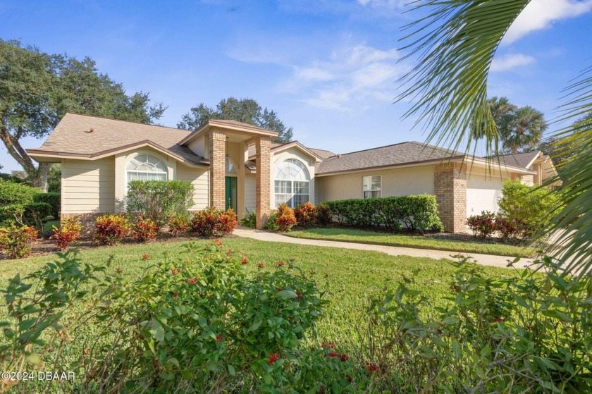 LIVE THE FLORIDA LIFESTYLE IN THIS SPACIOUS 3 BR, 2 BA, POOL - Beach Home for sale in Ormond Beach, Florida on Beachhouse.com