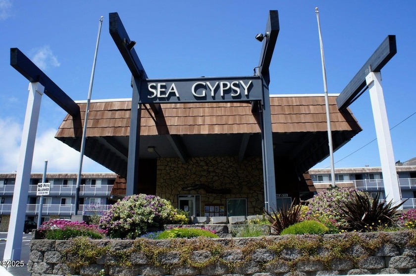 Ground floor unit in the Sea Gypsy Hotel. Offered fully - Beach Condo for sale in Lincoln City, Oregon on Beachhouse.com