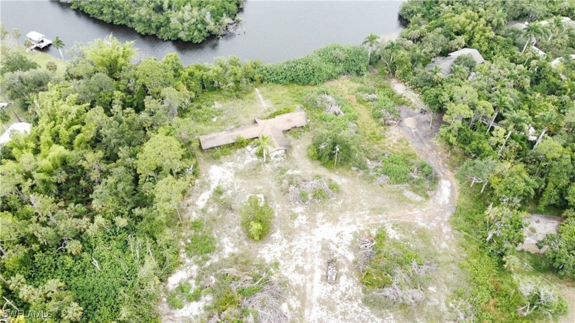 VERY RARELY AVAILABLE!! Acreage on the Orange River is unheard - Beach Acreage for sale in Fort Myers, Florida on Beachhouse.com