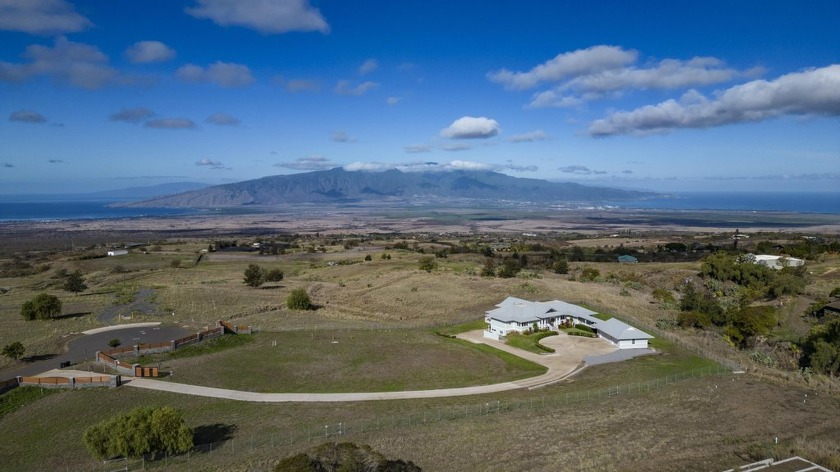 Welcome to Kula l'0, and this beautiful Upcountry single-level - Beach Home for sale in Kula, Hawaii on Beachhouse.com