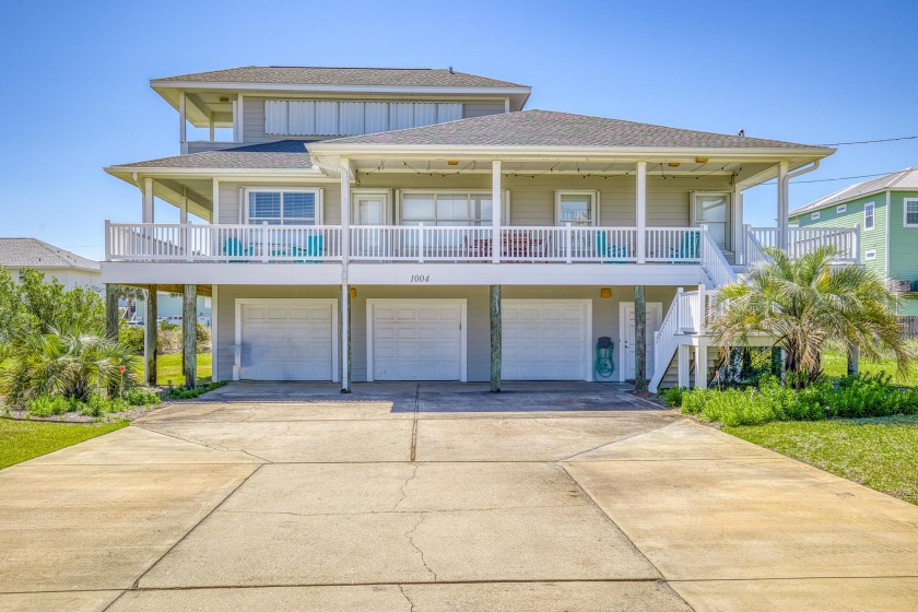 Beautiful 4 Bedroom home just steps to the beach - Beach Vacation Rentals in Pensacola Beach, Florida on Beachhouse.com