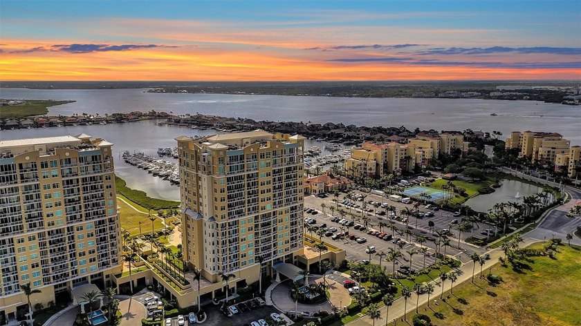 Welcome to LUXURY WATERVIEW LIVING on the 12th floor in the - Beach Condo for sale in Palmetto, Florida on Beachhouse.com