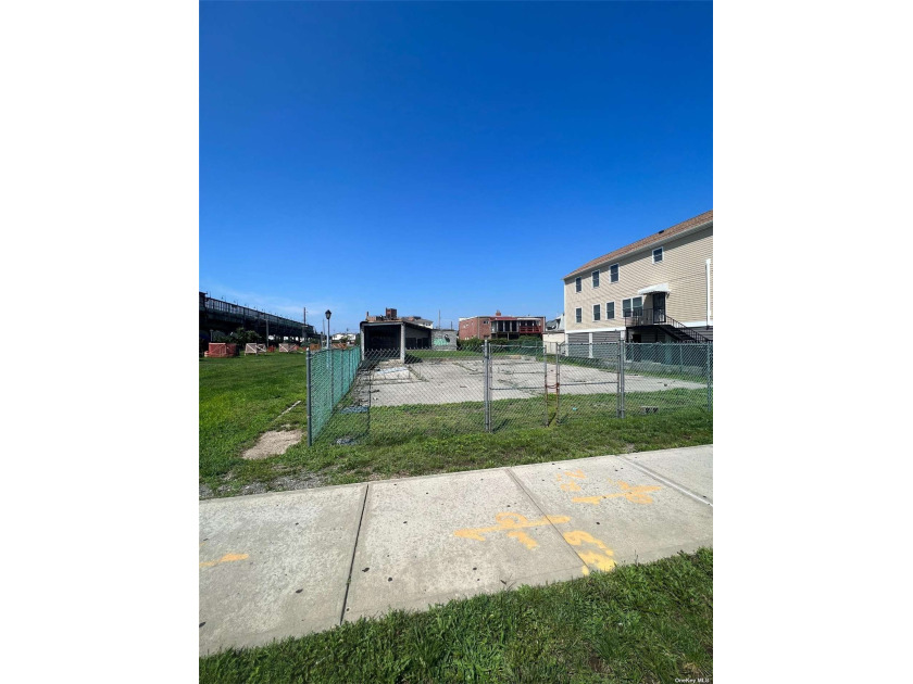 Welcome to your dream investment opportunity! This 12,433 sqft - Beach Lot for sale in Arverne, New York on Beachhouse.com