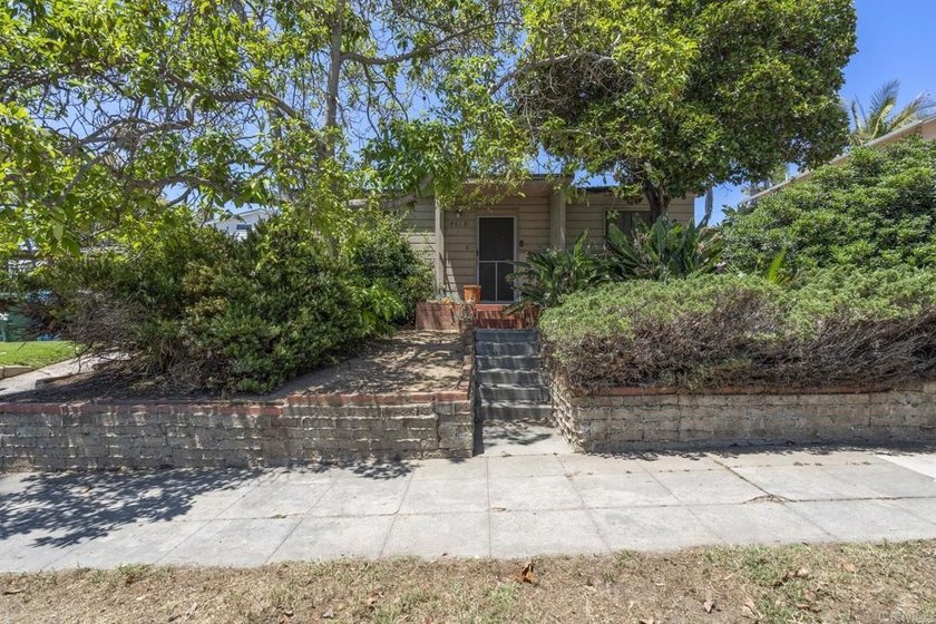Two units on one lot in a prime Pacific Beach location ideal for - Beach Townhome/Townhouse for sale in San Diego, California on Beachhouse.com