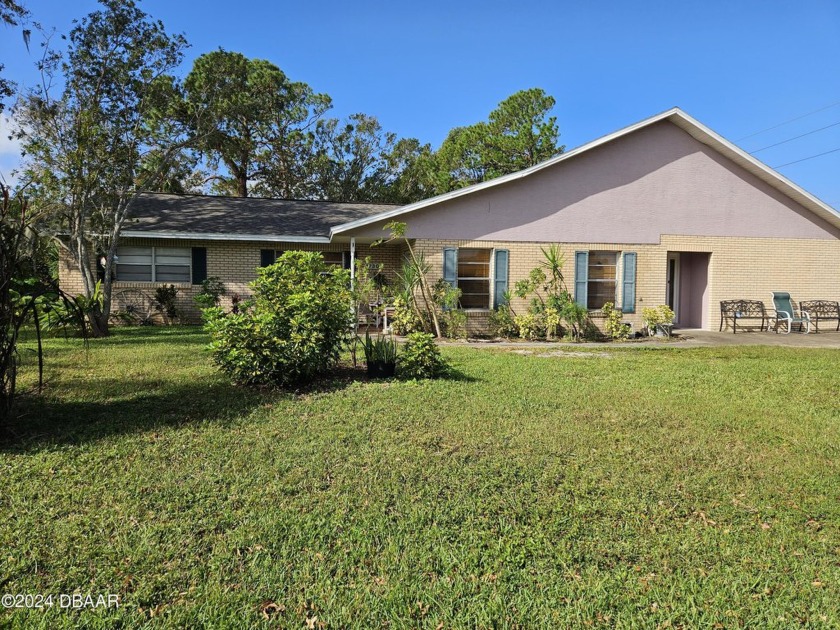 Stunning 4-Bedroom Golf View Home with Endless Potential!

This - Beach Home for sale in Holly Hill, Florida on Beachhouse.com