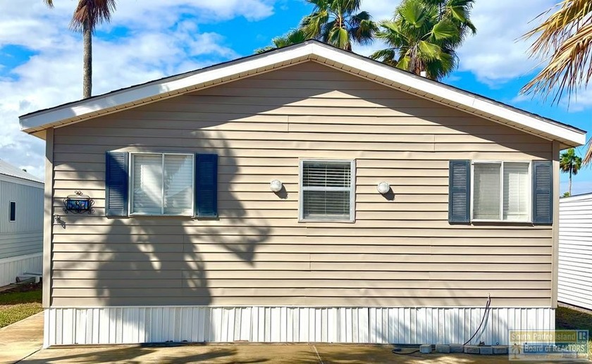 Charming golf-course retreat offering peaceful views and relaxed - Beach Home for sale in Port Isabel, Texas on Beachhouse.com