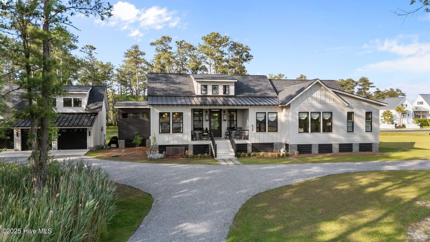 Harborview Retreat, crafted by a top interior designer, graces - Beach Home for sale in Oriental, North Carolina on Beachhouse.com